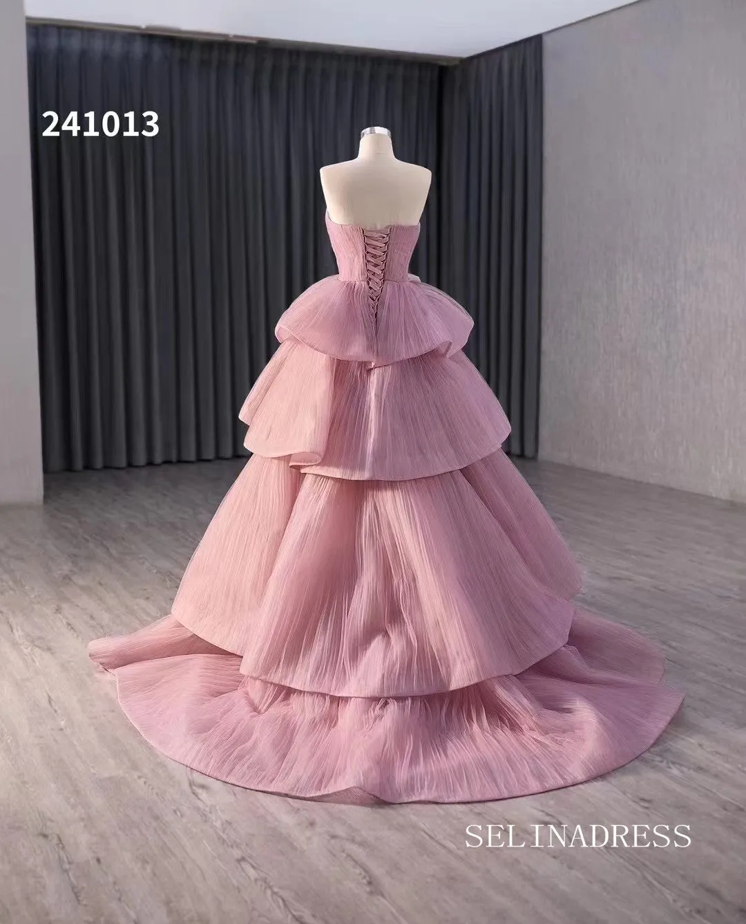 Dusty Rose Beaded Tiered Ruched Wedding Dress Sweetheart Quinceanera Dress 241013