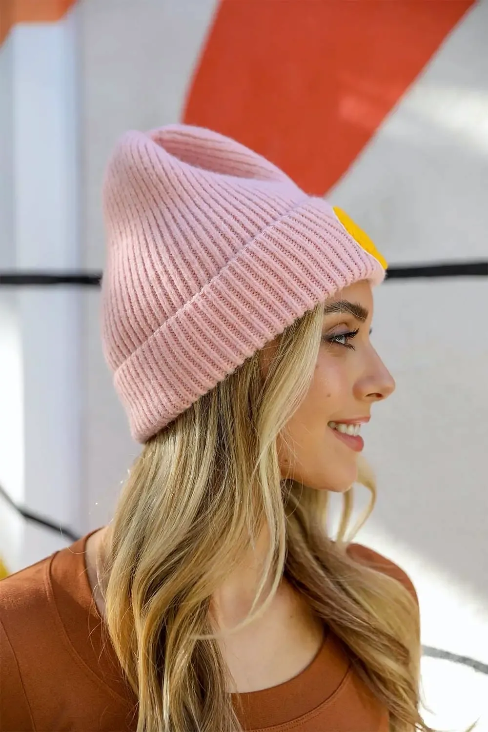 Paziye Fashionable knitted smiley beanie hat
