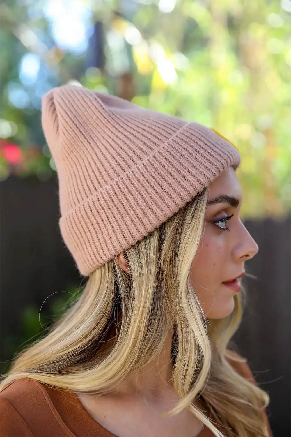 Paziye Fashionable knitted smiley beanie hat