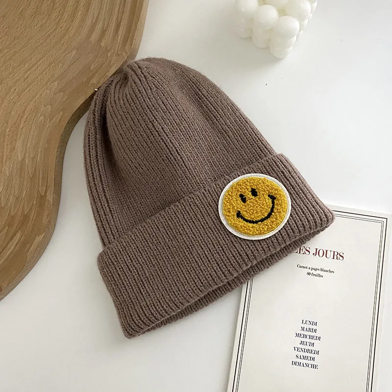 Paziye Fashionable knitted smiley beanie hat