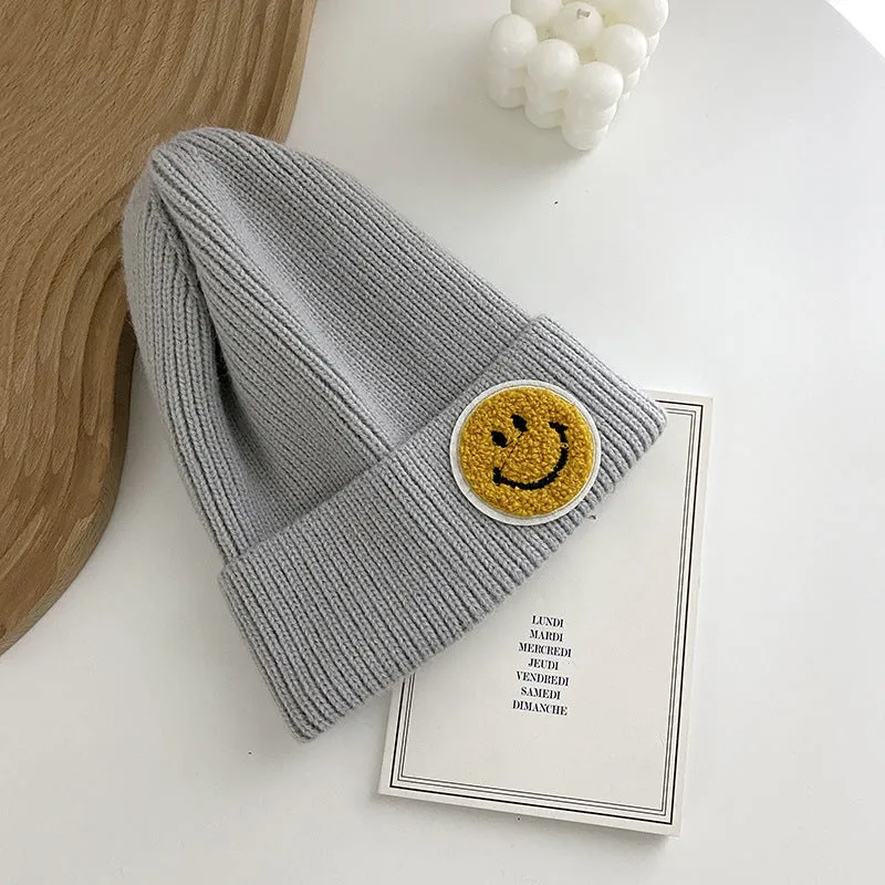 Paziye Fashionable knitted smiley beanie hat